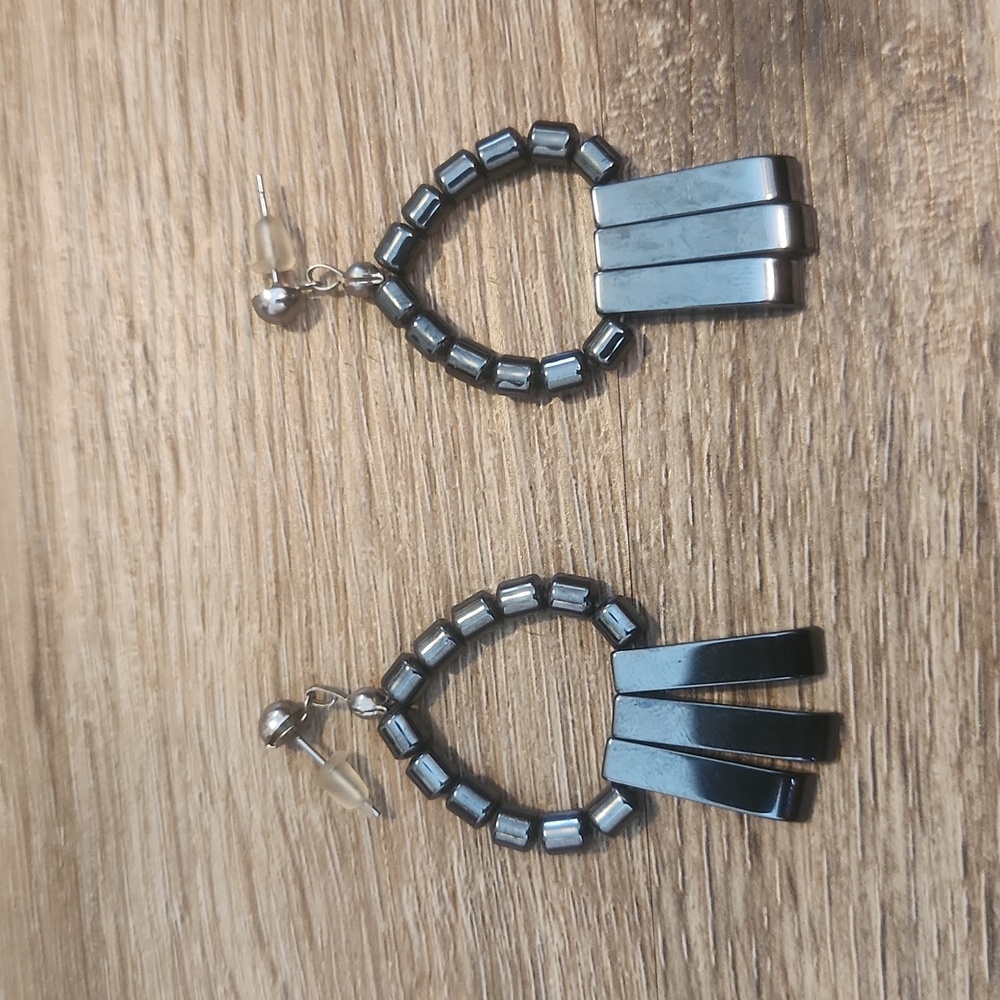 Metallic Hematite Necklace and Earrings - Picture 8 of 10
